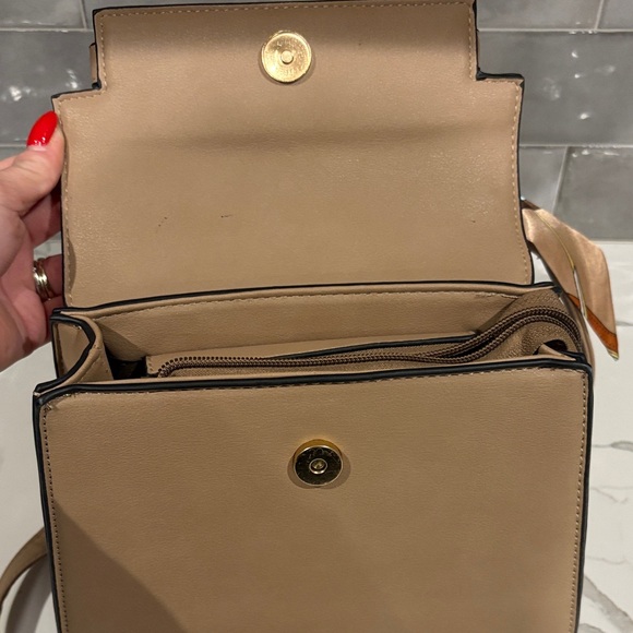 Elegant Tan Handbag with Scarf Accent - Picture 4 of 5